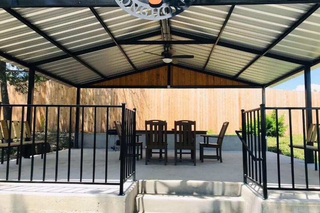 فيلا Cyc Eclectic Back House With Bbq Gazebo سان أنطونيو المظهر الخارجي الصورة